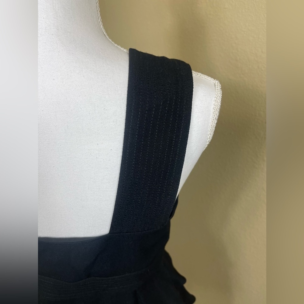 Trouvé size small sleeveless Plunge zippered top - Picture 3 of 8
